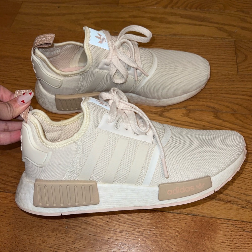 Women’s Adidas sneakers